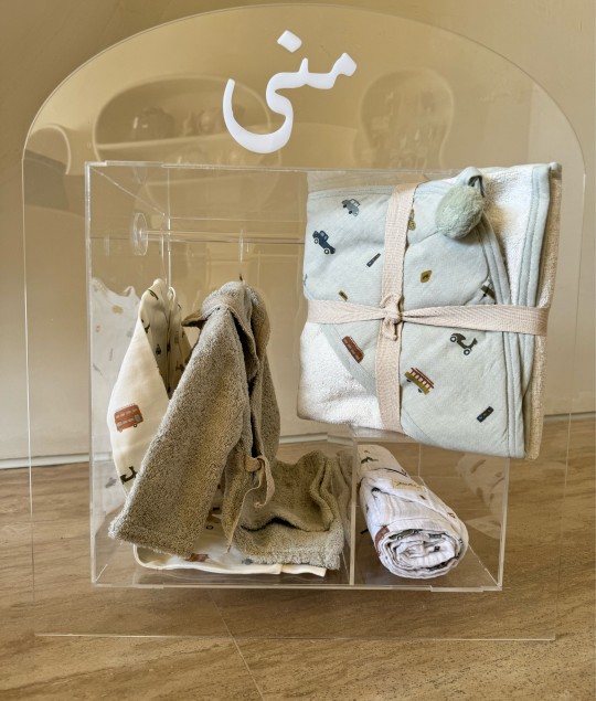Acrylic Cabinet + Clothing (Racing Cars)