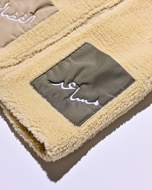 Teddy Vest with stand collar - Ecru