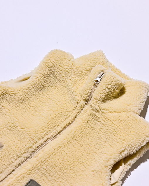 Teddy Vest with stand collar - Ecru