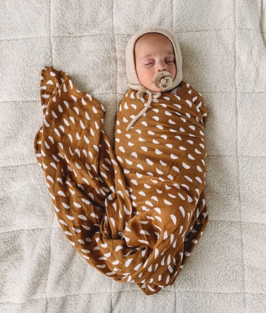 Organic Cotton + Bamboo Muslin Swaddle - PEBBLE