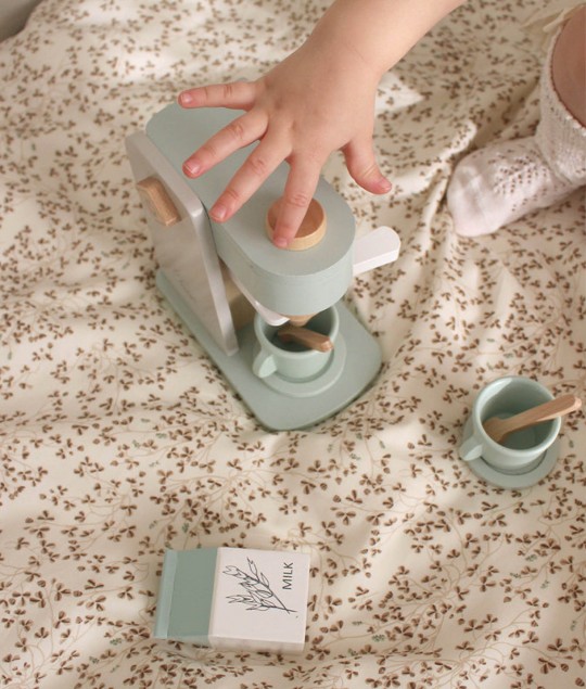WOODEN COFFEE MACHINE, FSC 100% - DUSTY GREEN