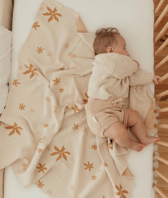 GOLDIE KNITTED BLANKET
