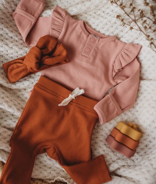 Biscuit Ribbed Topknot