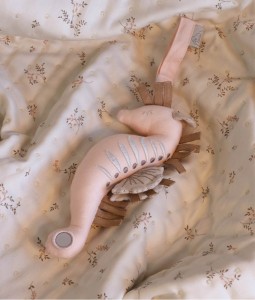ACTIVITY TOY, SEAHORSE - OCS CORAL