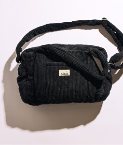 THE MIDDLE CAPSULE - BLACK