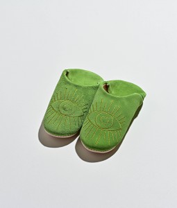 Pistachio Embroidery Eyes Slippers