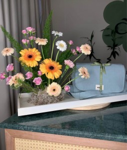 Lagoon Bag Flower Gift Set